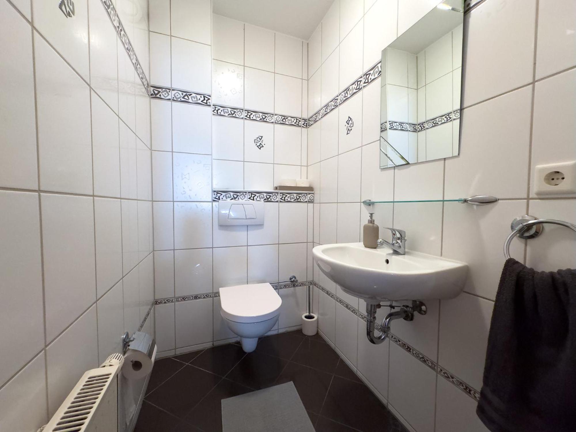 110Qm - 4 Zimmer - Privat Parkplatz - Zentral - Balkon - Mallibase Apartments Kassel Exterior photo