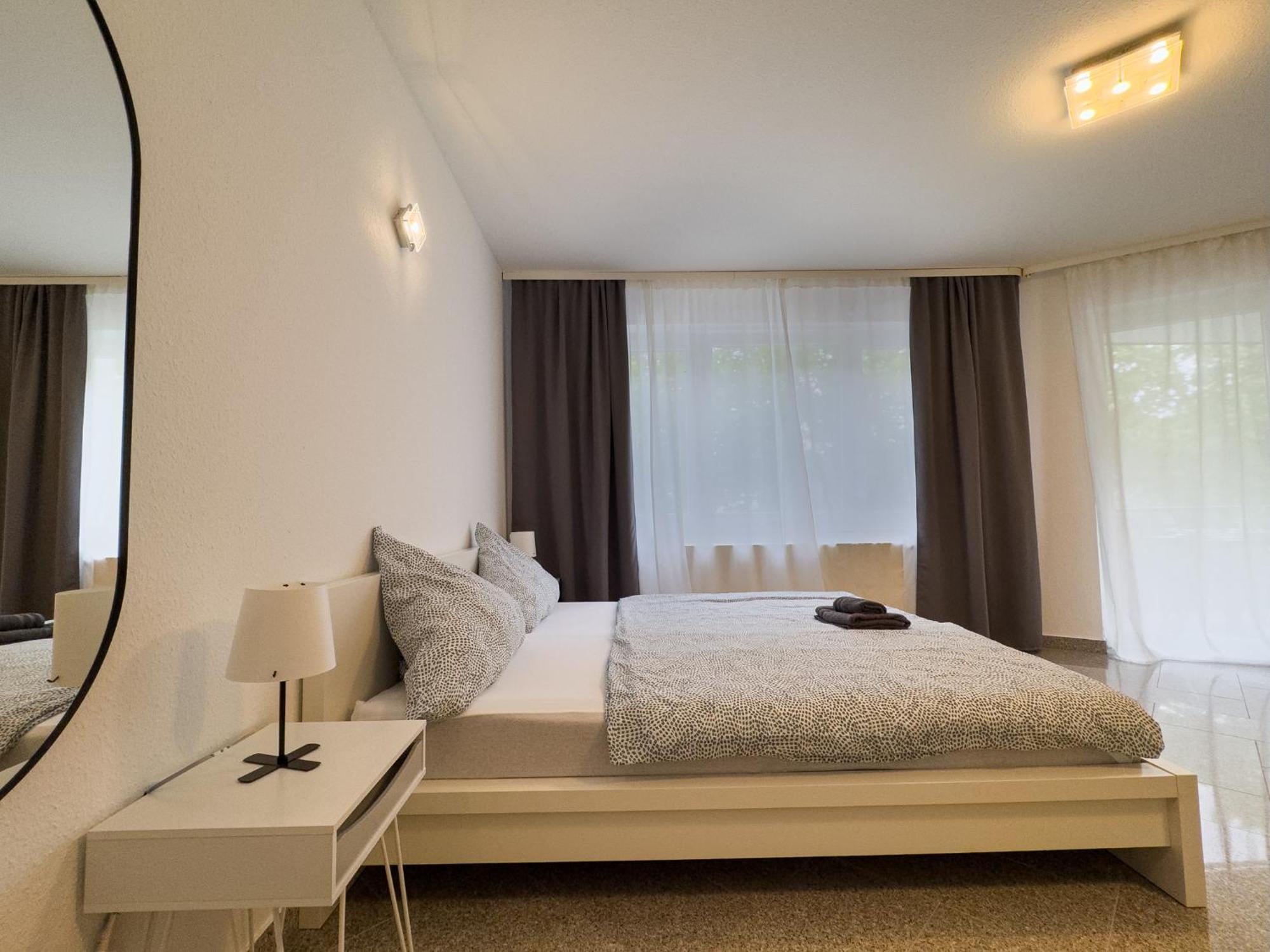 110Qm - 4 Zimmer - Privat Parkplatz - Zentral - Balkon - Mallibase Apartments Kassel Exterior photo